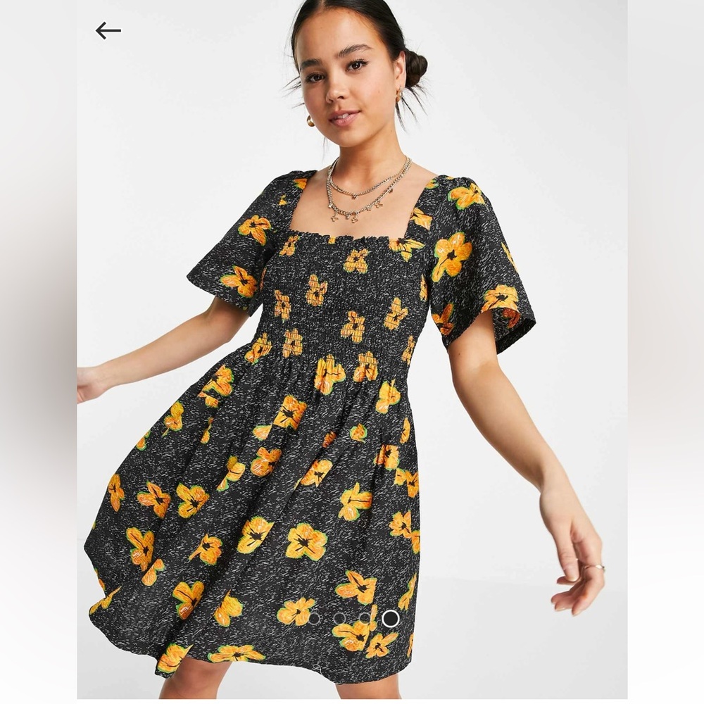 Floral Black and Orange Hawaiian Dress🌺